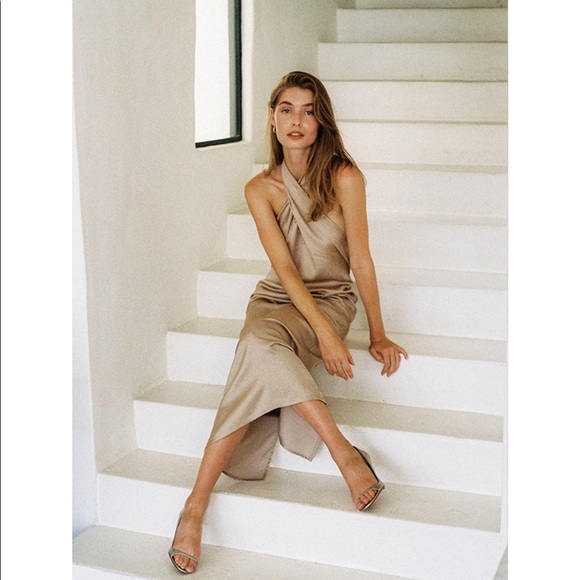 Elle Crossover Halterneck Dress - Picture 2 of 5